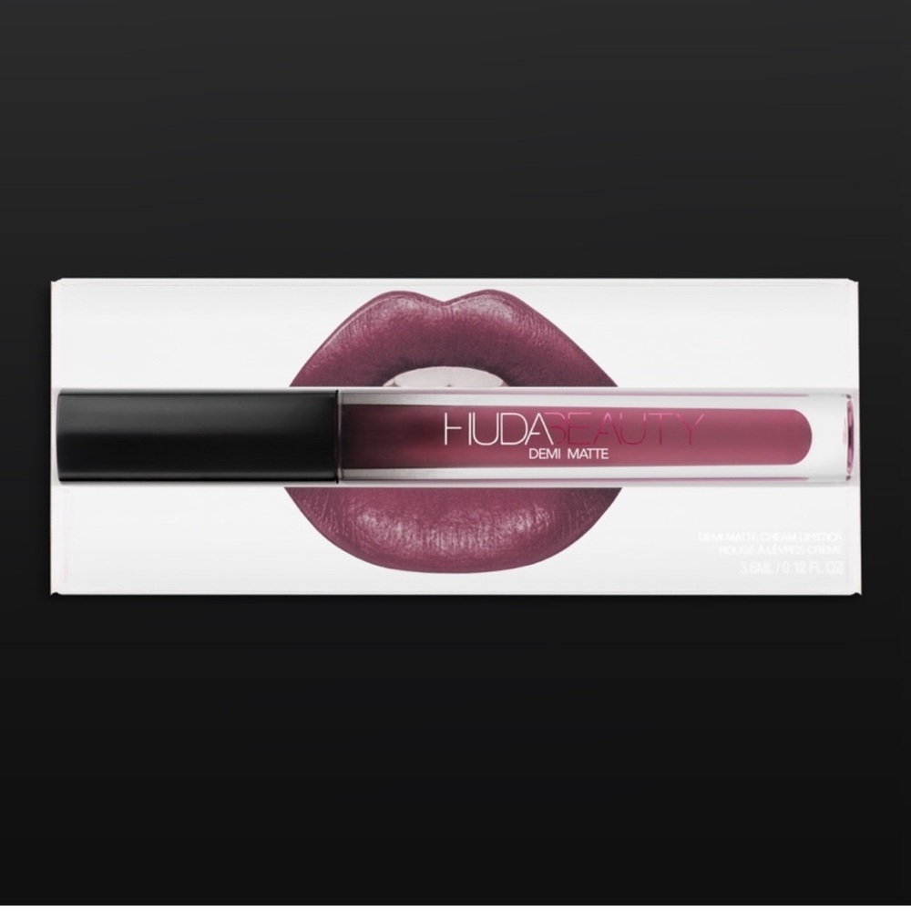 Huda beauty- Demi Matte Cream Liquid Lipstick-Catwalk Killa